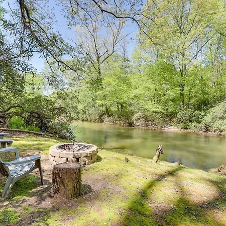 Pet-Friendly Ellijay Vacation Rental With Hot Tub!